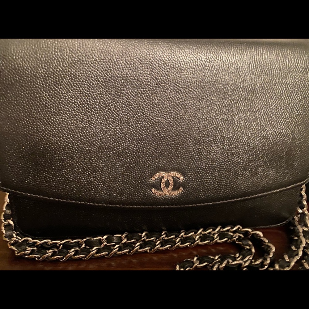 CHANEL Black Leather Chain Shoulder Bag with Silver-Tone CC - Picture 3 of 15